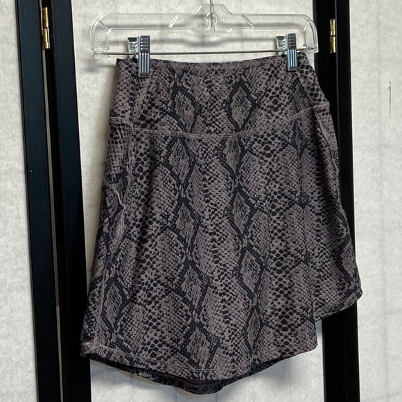 DSG Dicks Sporting Goods Mini Active Skort Knit Snake Python Print Black Grey S - Picture 3 of 12